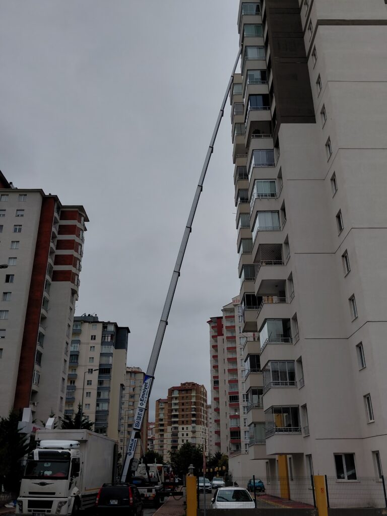 Ev taşımaya devam