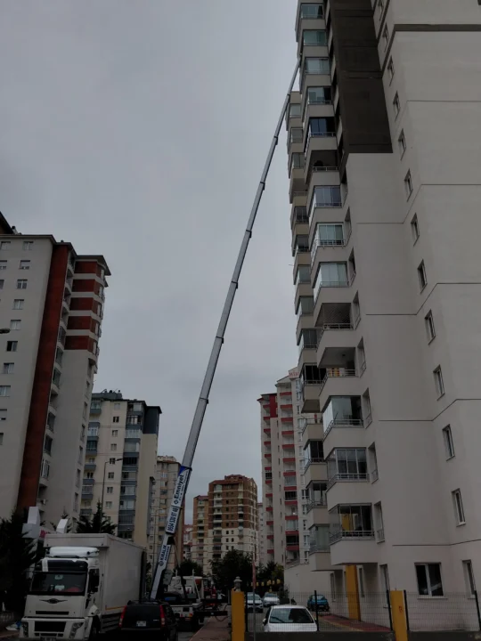 Ev taşımaya devam